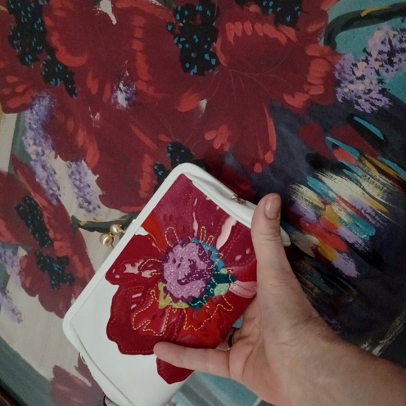 EXCELLENT CONDITION 2005 VINTAGE POPPY FOR PEACE  COACH KISSLOCK WRISTLET - Picture 4 of 17